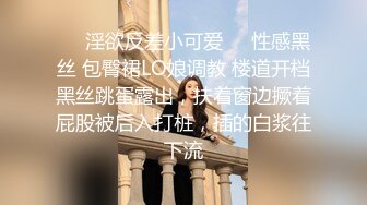 小萌不干活勾搭大奶子女技师，坐在身上揉捏奶子，按头口交舌吻扣逼，上位骑乘后入大力抽插猛操