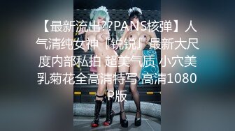  外表甜甜美少女！全裸自慰诱惑！卫生间马桶上插穴，进进出出很爽