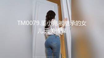 诱人的大奶萌妹跟她的小姐妹一起性感展示，露脸激情大奶子掰开小穴给狼友看，听狼友直接撅着屁股要狼友快草