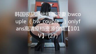 【最强母子❤️乱伦】披风少年爱老妈✿ 调戏正在和小姨打电话的妈妈 玩具震逼痒的不行 索求肉棒用力~好深！高潮了~