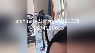 商场女厕全景偷拍几位年轻嫩妹的小黑鲍