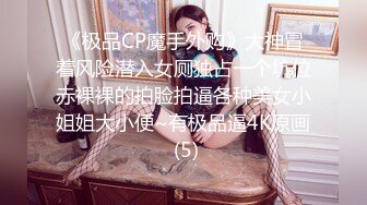 早就想草老妈了，今天想试探老妈，没想道，半推半就就插入我妈妈的骚逼了，好舒服，你不能草我我，我是你妈妈，别查进来，插进去妈妈就老实了